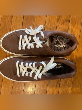 Levi's Brown Leather Low-Top Sneakers with White Laces